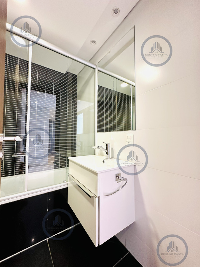 Apartamento ID.2295 - Oportunidad de venta apartamento de 3 dormitorios mas dependencia Playa Brava, Punta del Este