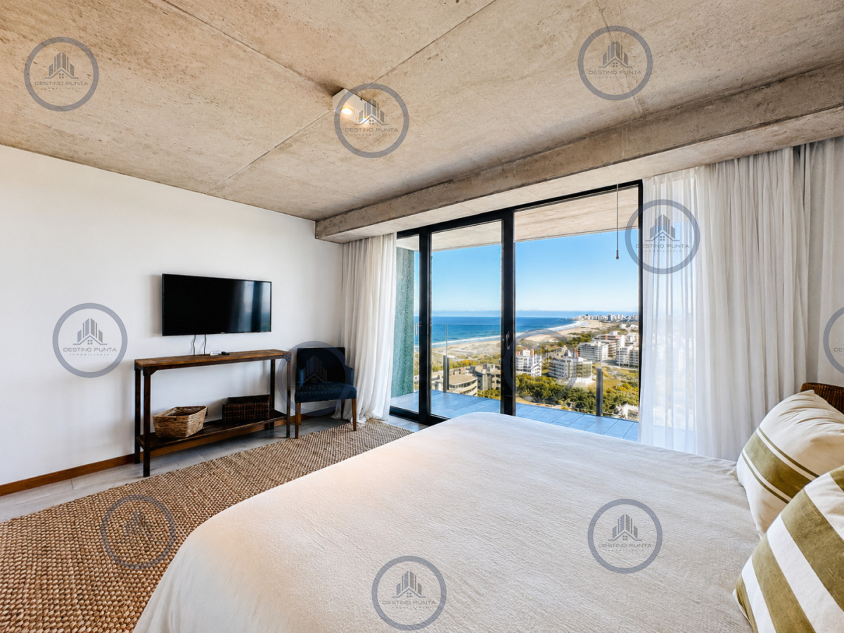 Apartamento ID.680 - Apartamento de 1 Dormitorio en Suite, piso alto de Torre Surfside Village, Punta del Este