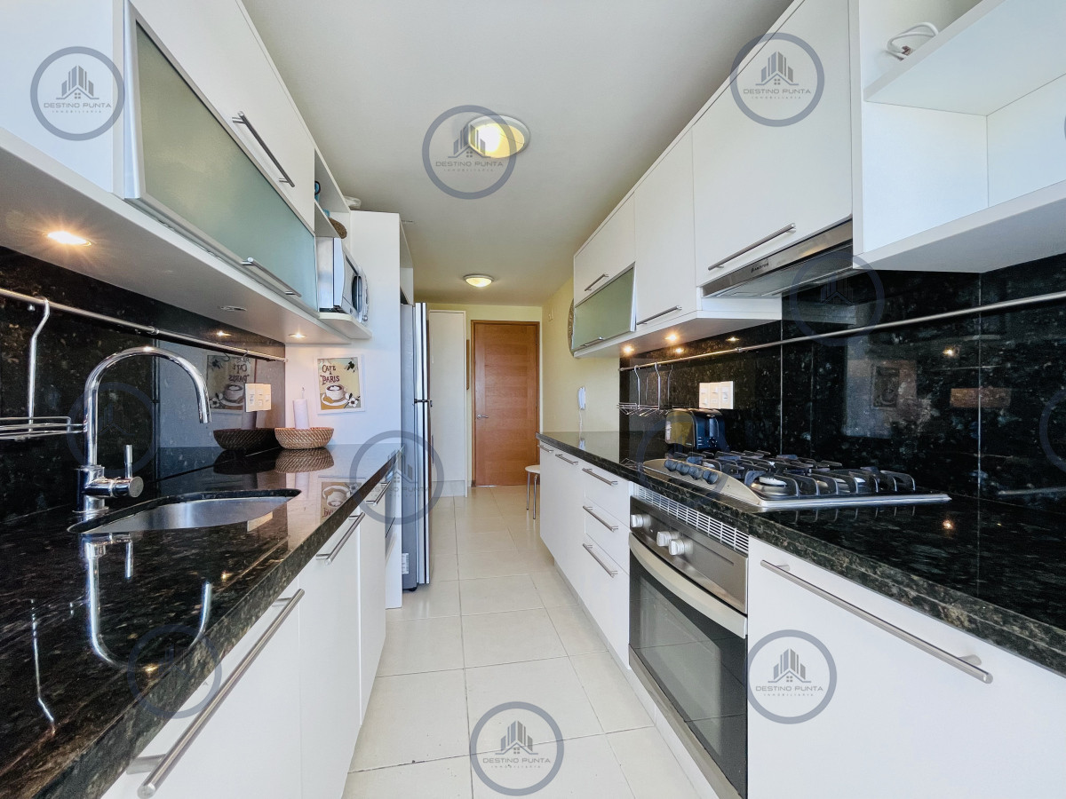 Apartamento ID.216 - Excelente Apartamento de 2 Dormitorios con Vista al Mar, Playa Mansa