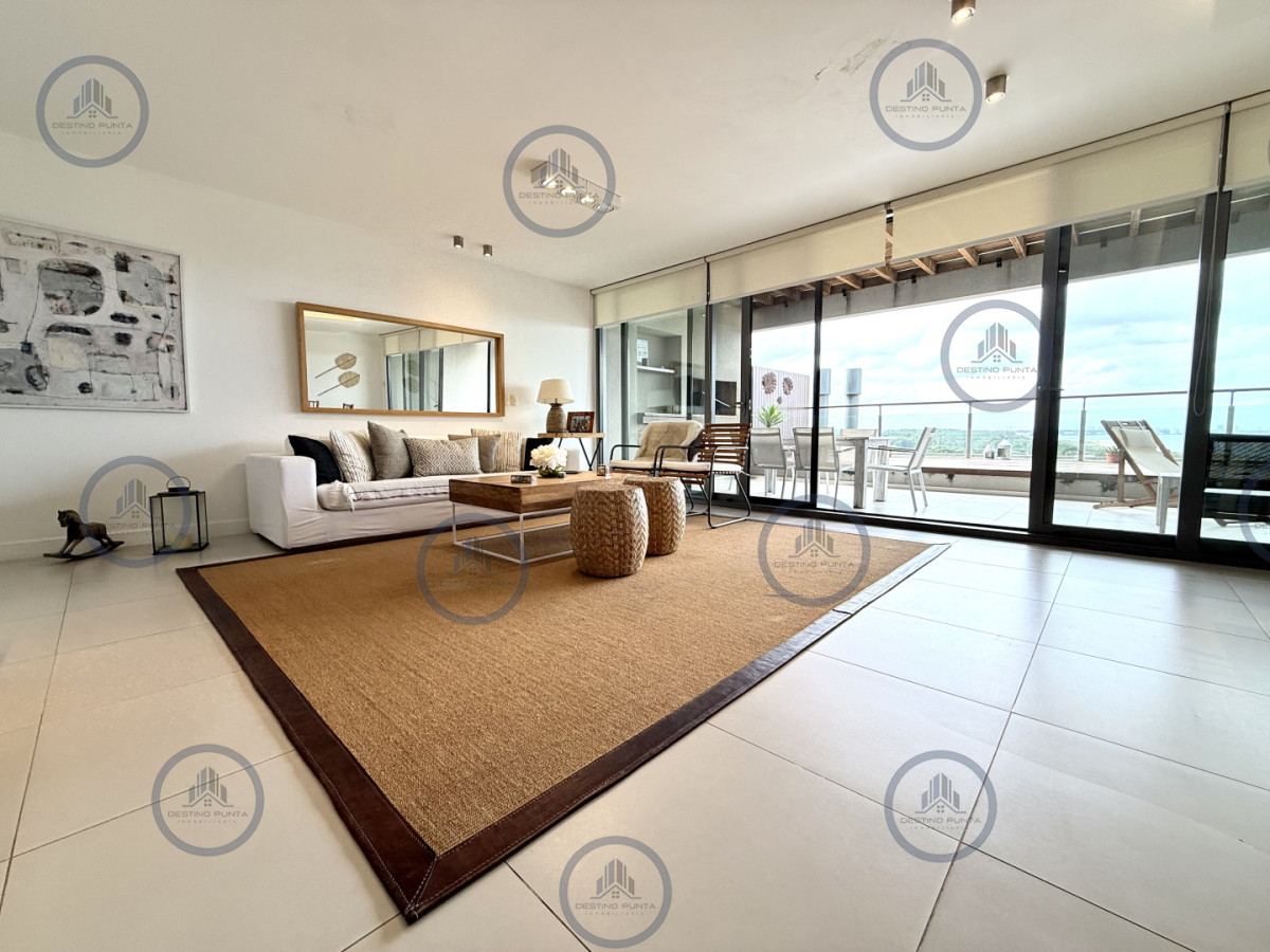 Apartamento ID.3111 - Venta de hermoso departamento de 2 dormitorios más parrillero en Punta Ballena 