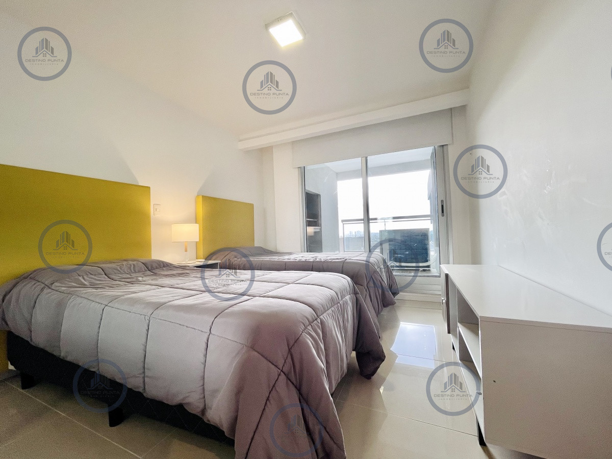 Apartamento ID.801 - Apartamento de 2 Dormitorios y Parrillero con Vista al Mar en Playa Brava, Look Tower
