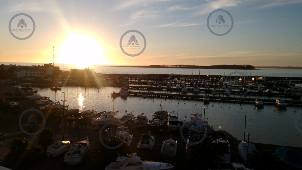 Apartamento ID.956 - Apartamento de 6 Dormitorios Frente al Puerto de Punta del Este