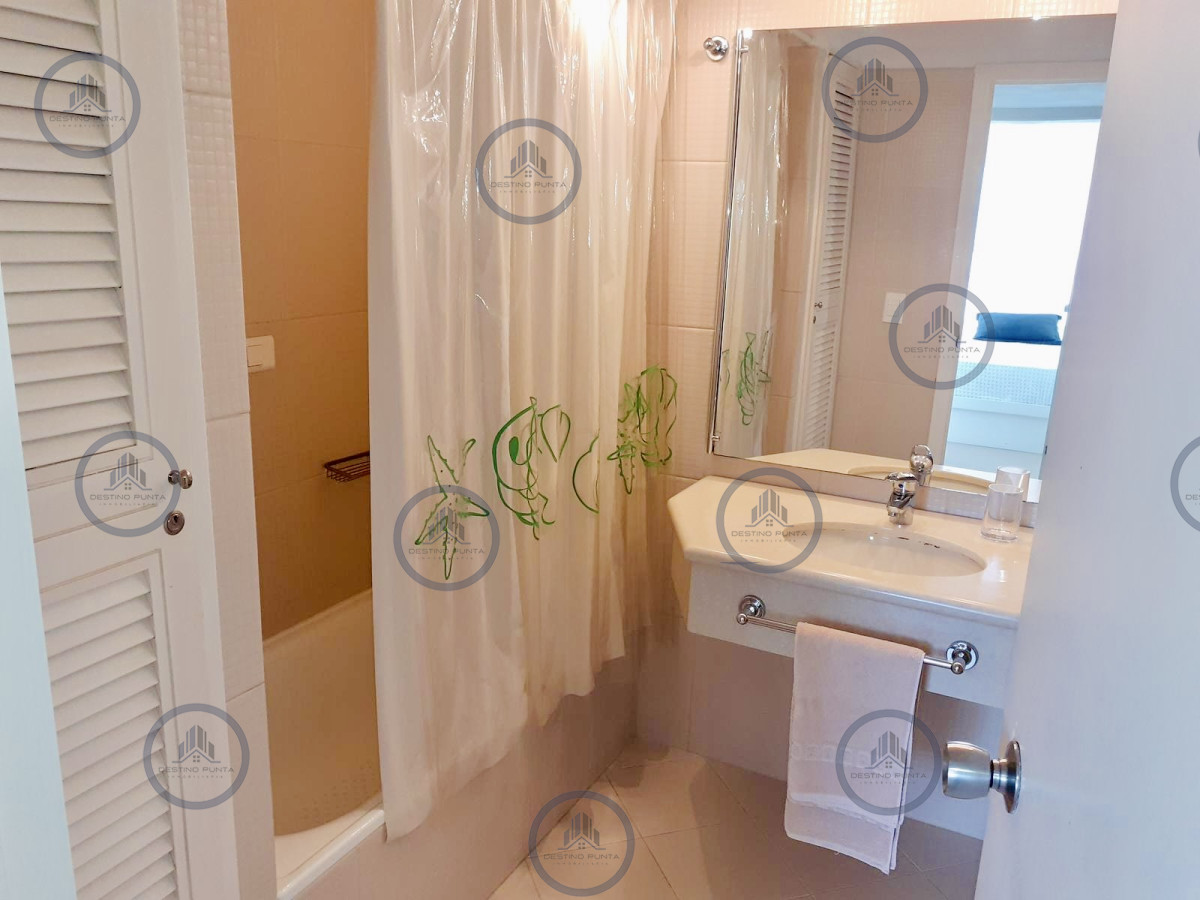 Apartamento ID.1173 - Espectacular Apartamento de 3 Dormitorios Frente al Mar, Playa Brava