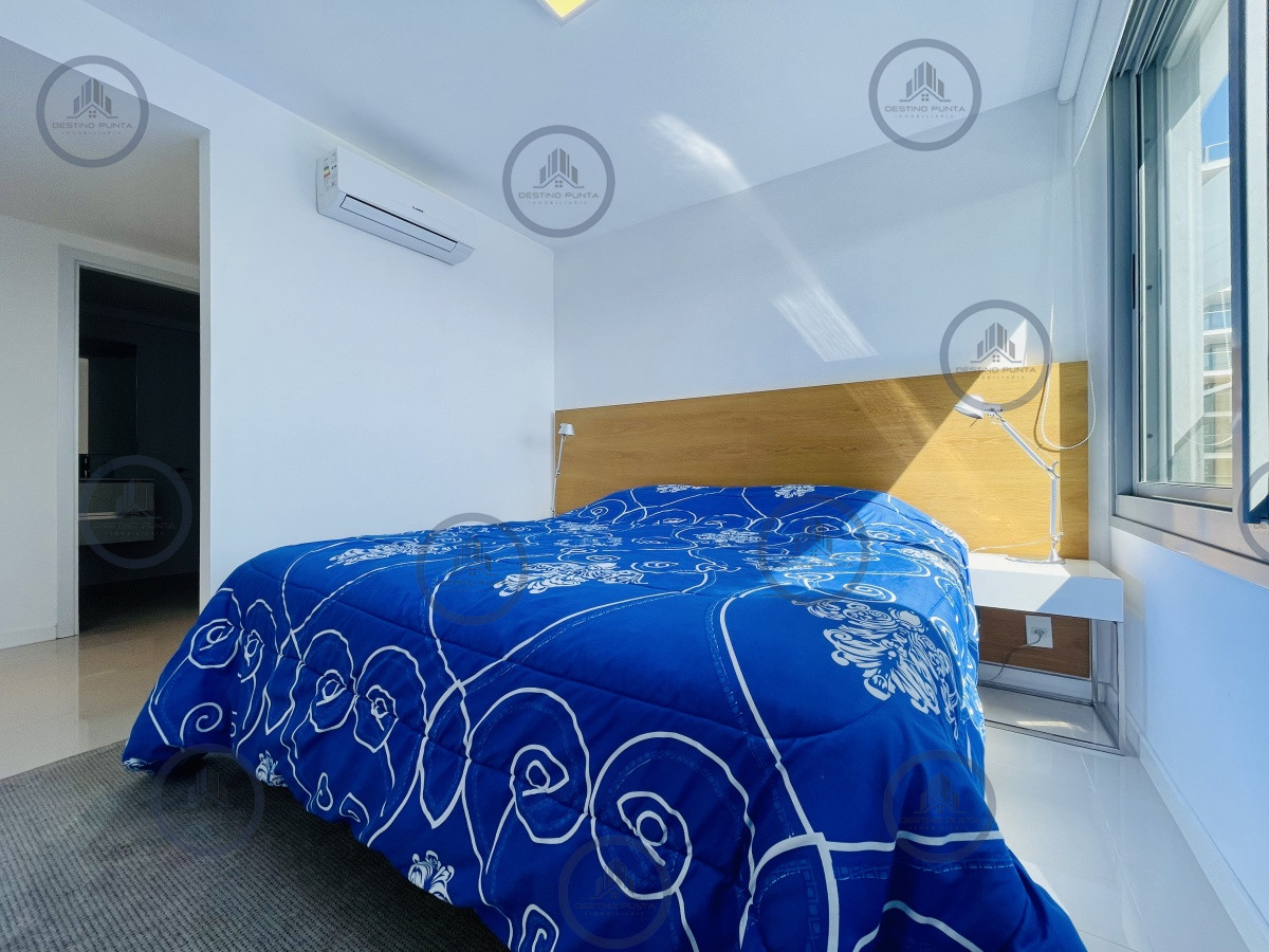 Apartamento ID.881 - Apartamento de 2 Dormitorios en Venta a metros de playa Brava, Punta del Este