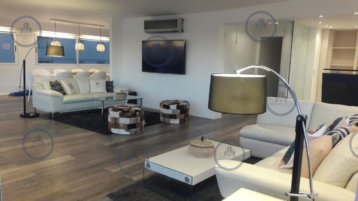 Apartamento ID.956 - Apartamento de 6 Dormitorios Frente al Puerto de Punta del Este