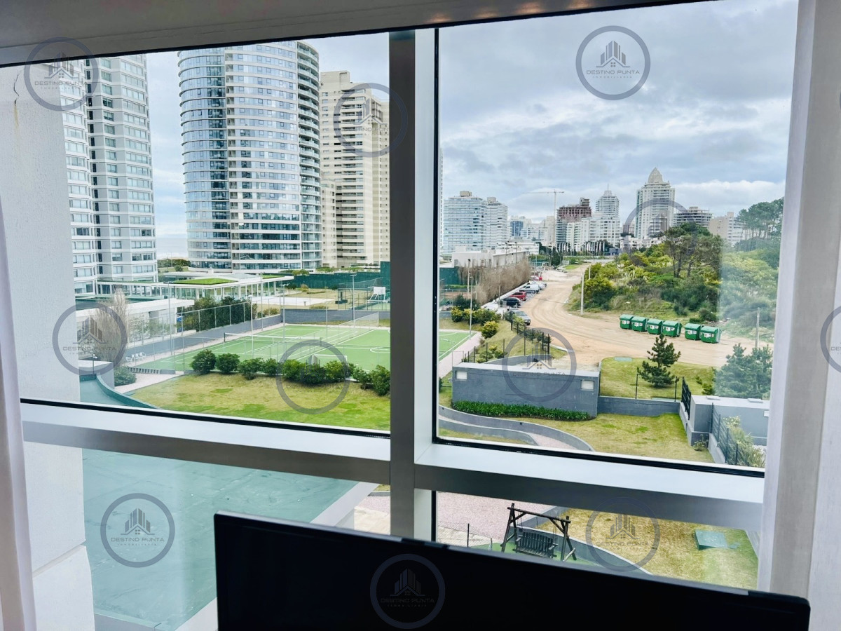Apartamento ID.441 - Apartamento de 2 Dormitorios + Servicio en Playa Brava
