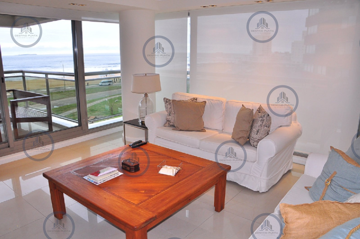 Apartamento ID.243 - Excelente Apartamento de 3 Dormitorios y Dependencia en Playa Brava - Venta y Alquiler