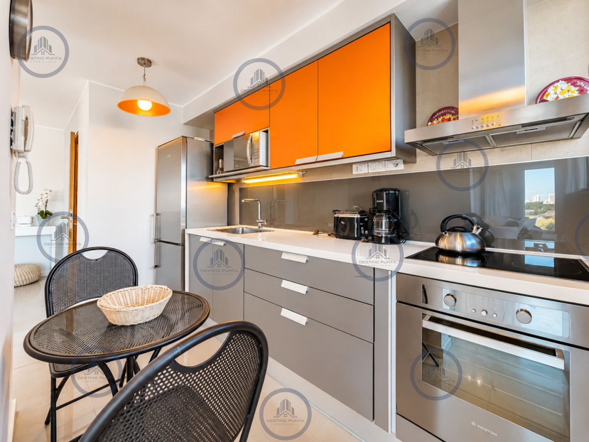 Apartamento ID.3307 - Moderno Apartamento de 1 Dormitorio en Suite a pasos del mar. Playa Mansa, Punta del Este