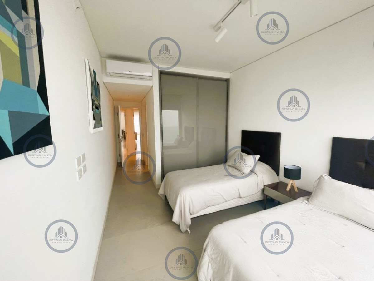 Apartamento ID.1651 - Alquiler temporario de apartamento Premiun central de tres dormitorios Le Parc III sobre Playa Brava