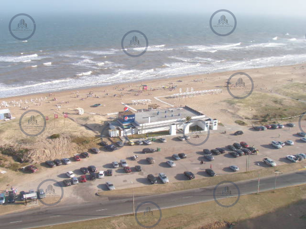 Apartamento ID.50 - Alquiler temporario de departamento esquinero en torre Le Parc, Punta del Este