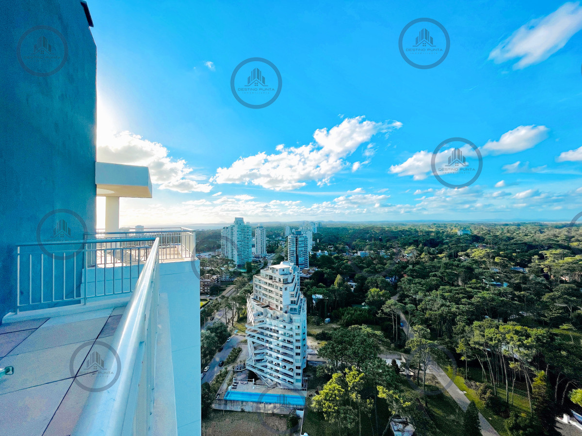 Apartamento ID.2518 -  Exclusivo Penthouse de 3 Dormitorios con Vistas panorámicas a Playa Brava, en Venta