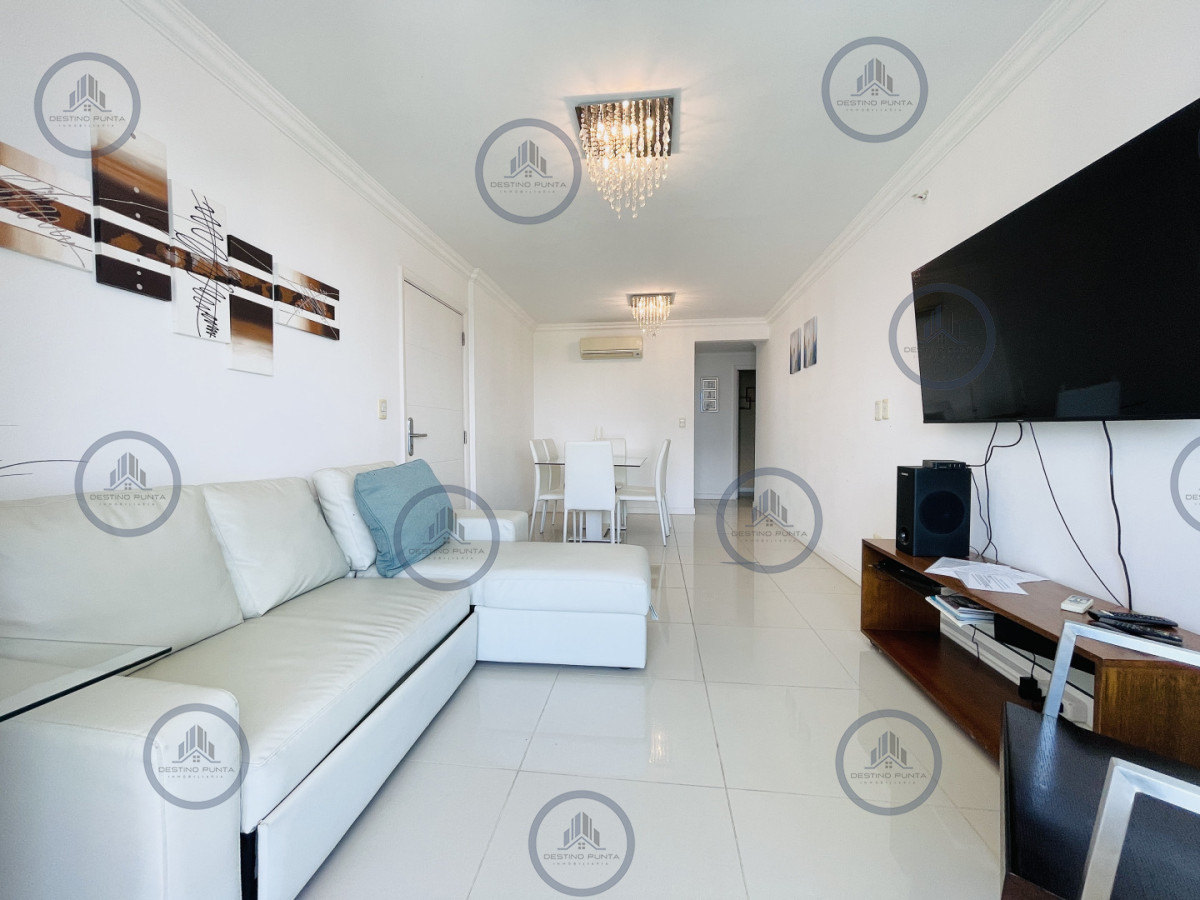 Apartamento ID.1755 - Moderno Apartamento de 2 Dormitorios en Venta, Playa Mansa 