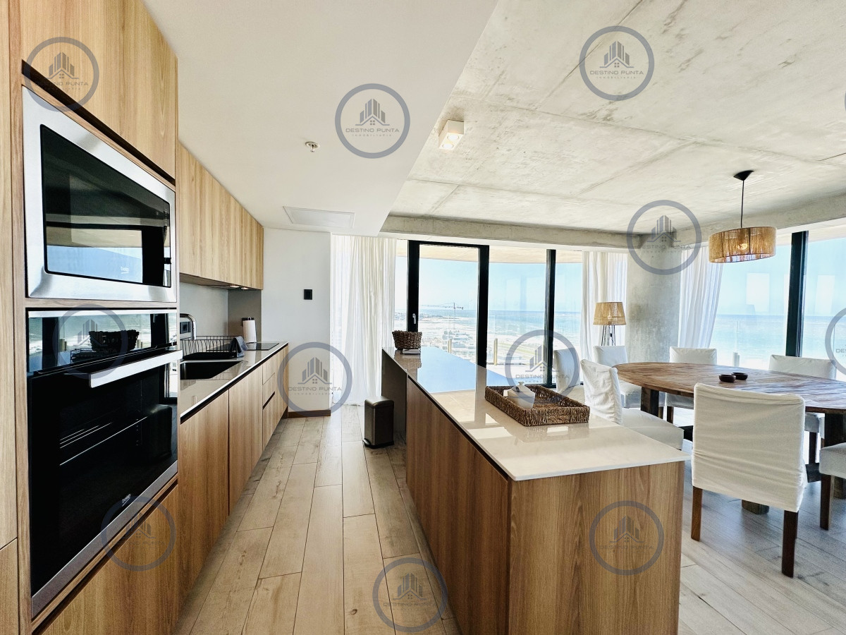 Apartamento ID.677 - Venta y alquiler de apartamento de tres dormitorios con tres suites moderno a estrenar, playa Brava