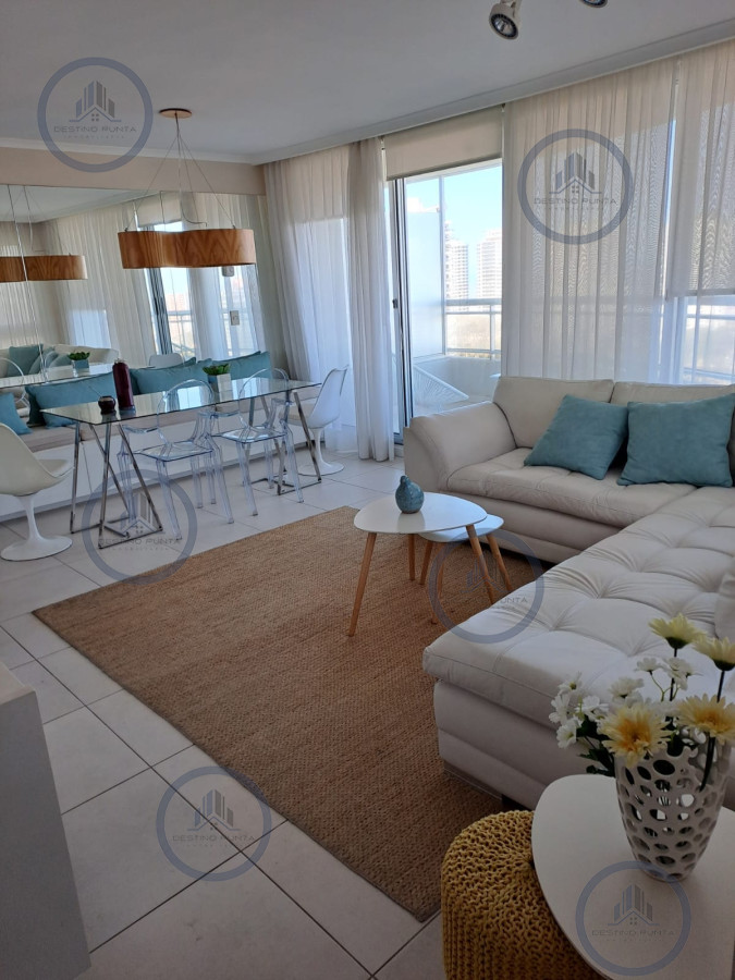 Apartamento ID.916 - Alquiler temporario de apartamento de dos dormitorios con dos baños en torre con servicios sobre Roosevelt