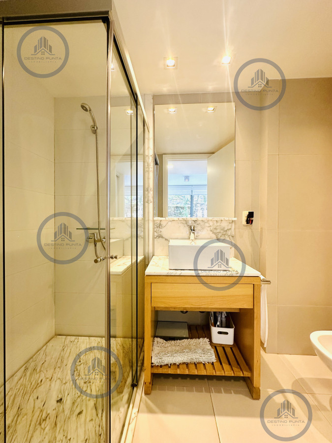 Apartamento ID.112 - Venta OPORTUNIDAD de exclusivo departamento de tres dormitorios y Parrillero en Punta Ballena