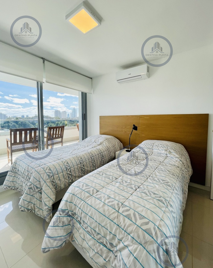 Apartamento ID.881 - Apartamento de 2 Dormitorios en Venta a metros de playa Brava, Punta del Este