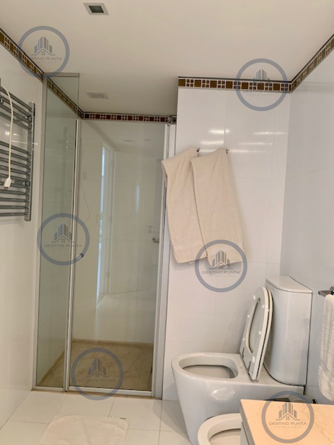 Apartamento ID.51 - Alquiler temporario de apartamento de dos dormitorios más dependencia de servicio sobre Playa Brava, Punta del Este