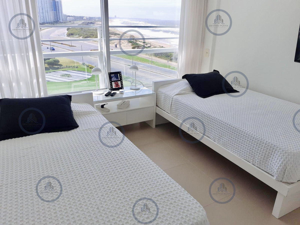Apartamento ID.1173 - Espectacular Apartamento de 3 Dormitorios Frente al Mar, Playa Brava