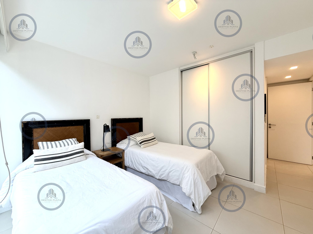 Apartamento ID.3111 - Venta de hermoso departamento de 2 dormitorios más parrillero en Punta Ballena 