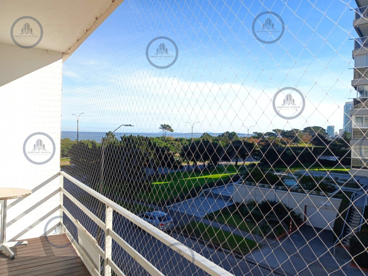 Apartamento ID.3193 - Venta | Apartamento de 2 dormitorios frente al mar – Playa Mansa, Punta del Este