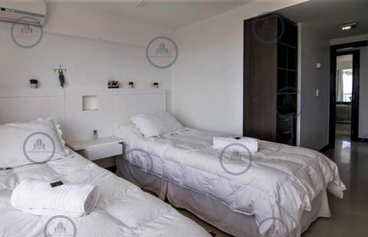Apartamento ID.1154 - Excelente Apartamento de 3 Dormitorios con Vista al Mar, Playa Mansa, Punta del Este