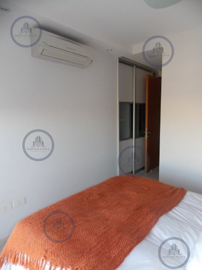 Apartamento ID.86 - Venta  de apartamento esquinero de tres dormitorios en Playa Mansa