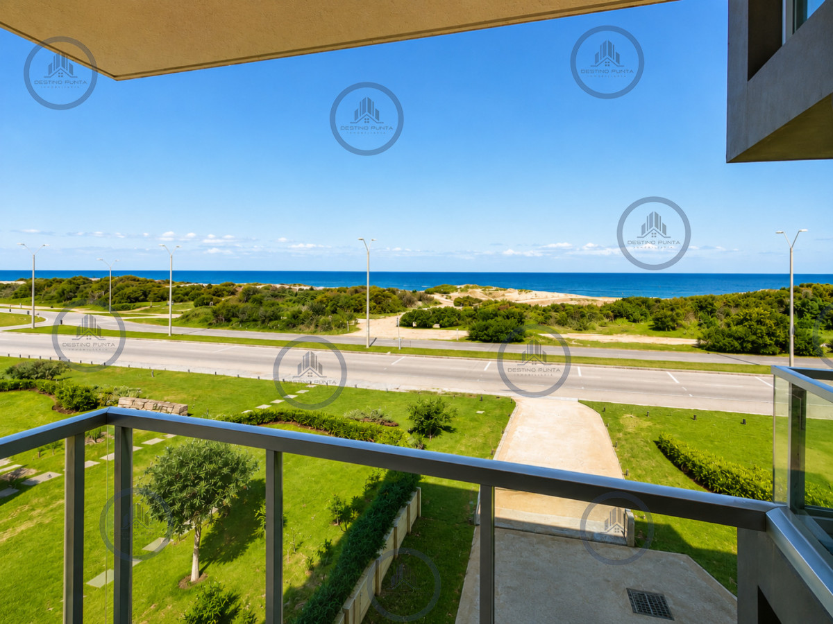 Apartamento ID.3106 - Apartamento de 3 Dormitorios en Primera Línea del Mar, Playa Brava Punta del Este