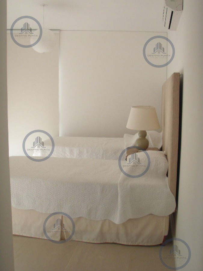 Apartamento ID.50 - Alquiler temporario de departamento esquinero en torre Le Parc, Punta del Este