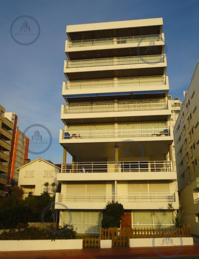 Apartamento ID.956 - Apartamento de 6 Dormitorios Frente al Puerto de Punta del Este