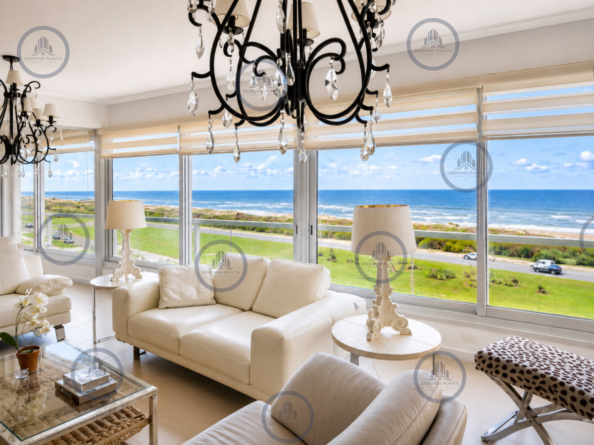 Apartamento ID.272 - Oportunidad en Venta Maravilloso departamento esquinero en Torre Le Parc, Playa Brava, Punta del Este