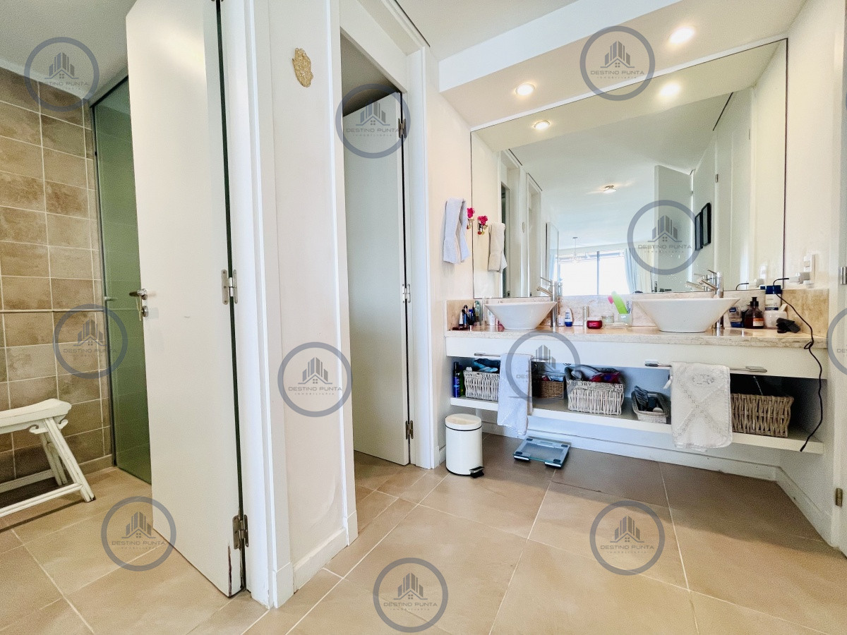 Apartamento ID.421 - Maravilloso departamento de 2 dormitorios con parrillero y salida al jardín en alquiler 