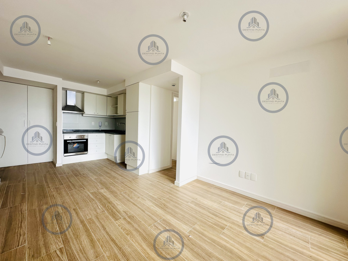 Apartamento ID.1196 - Apartamento de 2 Dormitorios Alquiler Anual, Playa Brava, Punta del Este