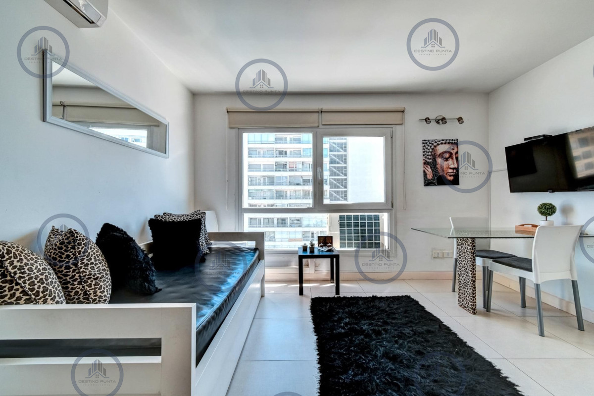 Apartamento ID.2020 - Oportunidad en Venta, Apartamento de 1 Dormitorio en la Península de Punta del Este