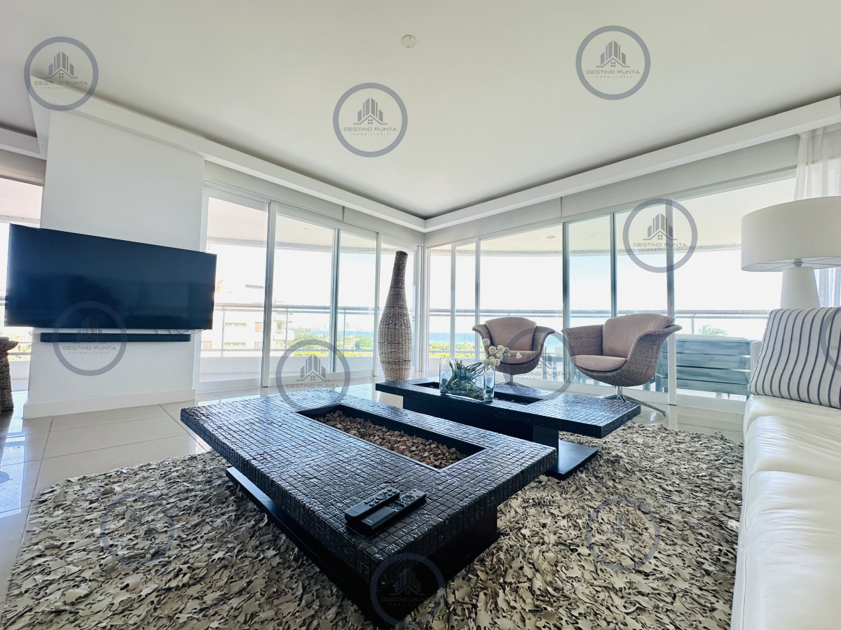 Apartamento ID.1708 - Alquiler temporario de gran apartamento de 4 dormitorios más dependencia en Playa Mansa