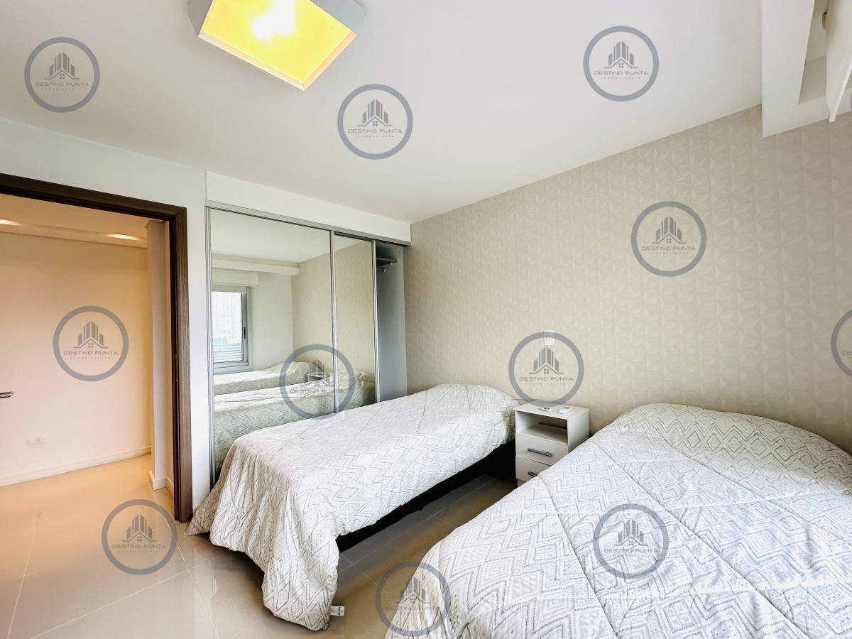 Apartamento ID.2295 - Oportunidad de venta apartamento de 3 dormitorios mas dependencia Playa Brava, Punta del Este