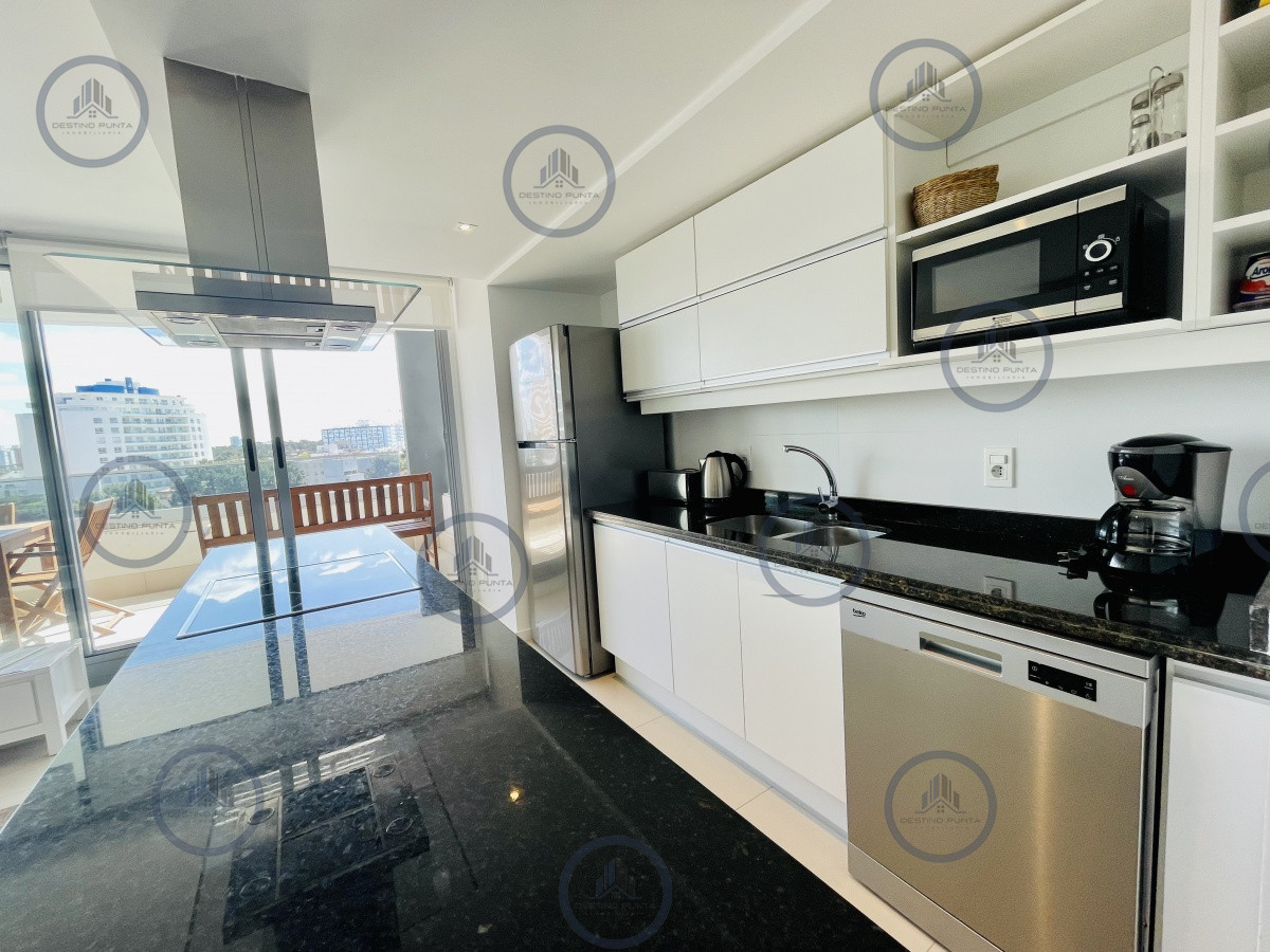 Apartamento ID.881 - Apartamento de 2 Dormitorios en Venta a metros de playa Brava, Punta del Este