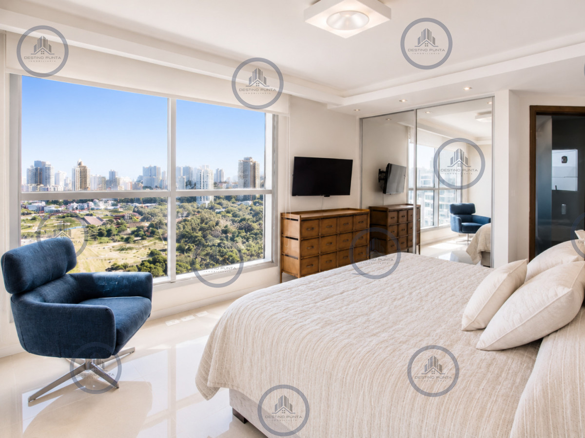 Apartamento ID.3258 - Moderno Apartamento de 3 Dormitorios con Parrillero propio y Dependencia, Playa Brava Punta del Este