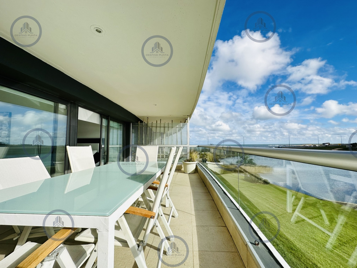 Apartamento ID.1529 - Alquiler temporal y anual de apartamento de tres dormitorios frente al mar en Pinares, playa Mansa