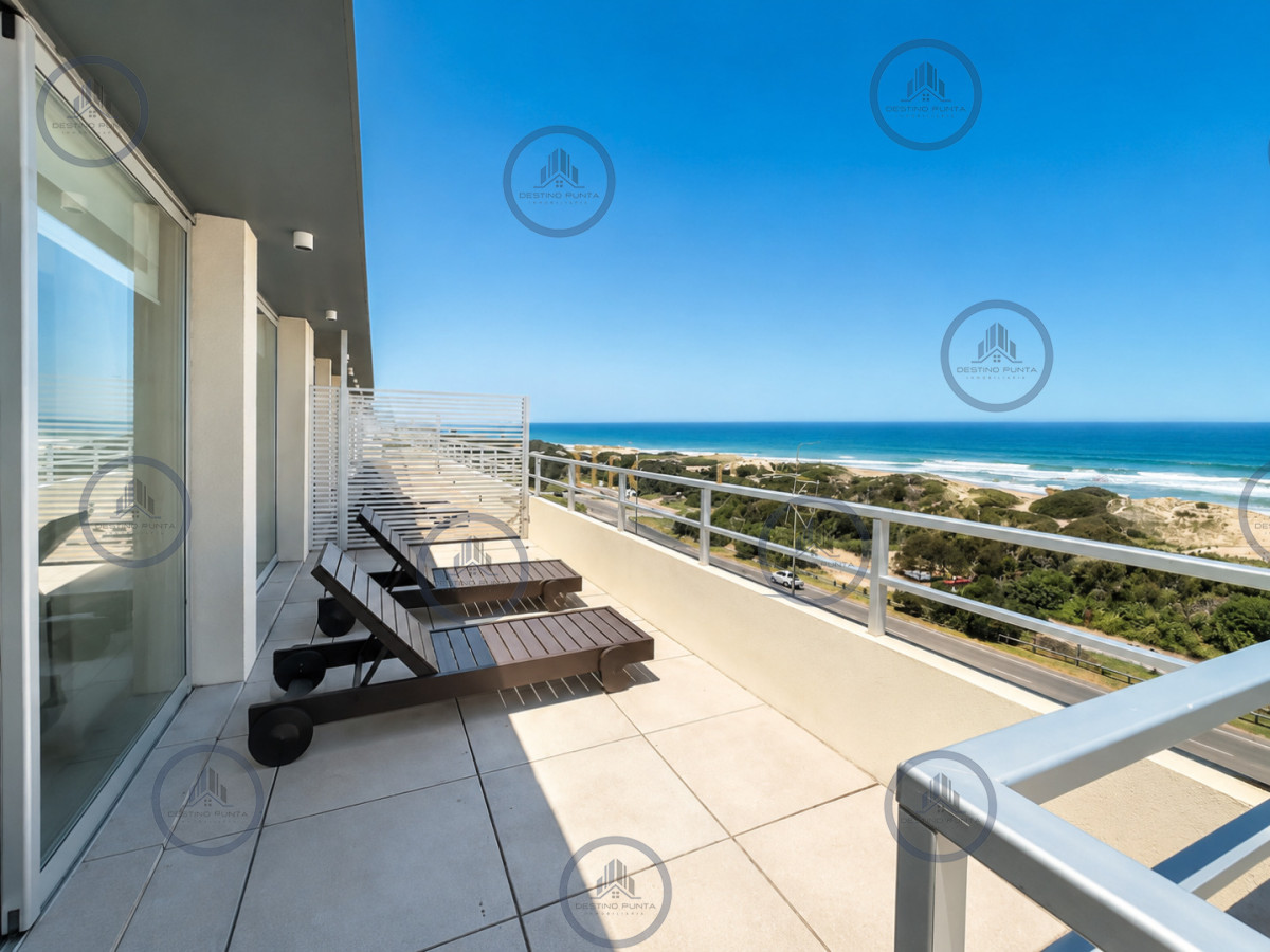 Apartamento ID.2985 - Penthouse de 3 Dormitorios con Barbacoa en Primera Línea del Mar, Playa Brava Punta del Este