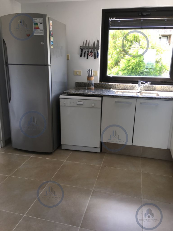 Apartamento ID.31 - Alquiler temporario de apartamento de tres dormitorios más dependencia de servicio, Punta Ballena