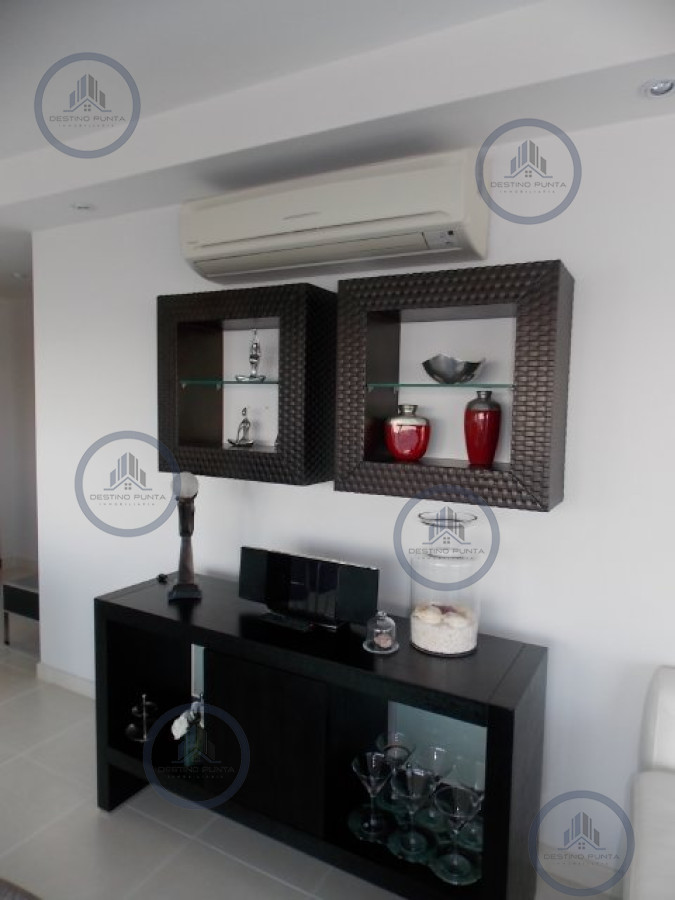 Apartamento ID.86 - Venta  de apartamento esquinero de tres dormitorios en Playa Mansa