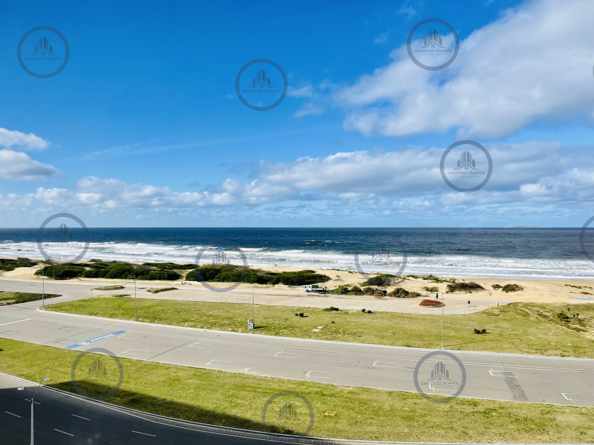 Alquiler temporario de apartamento de dos dormitorios con dos baños frente a Playa los Dedos, Punta del Este — fotografía 4