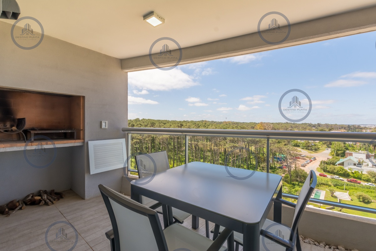 Apartamento ID.301 - Excelente Apartamento de 2 Dormitorios + Servicio en Brava con Vista al Mar