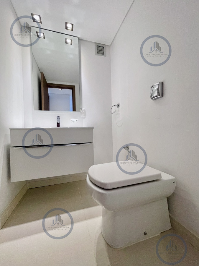Apartamento ID.442 - Alquiler temporario de apartamento de dos dormitorios con dos baños en Playa Brava