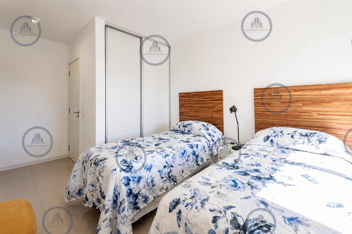 Apartamento ID.2985 - Penthouse de 3 Dormitorios con Barbacoa en Primera Línea del Mar, Playa Brava Punta del Este