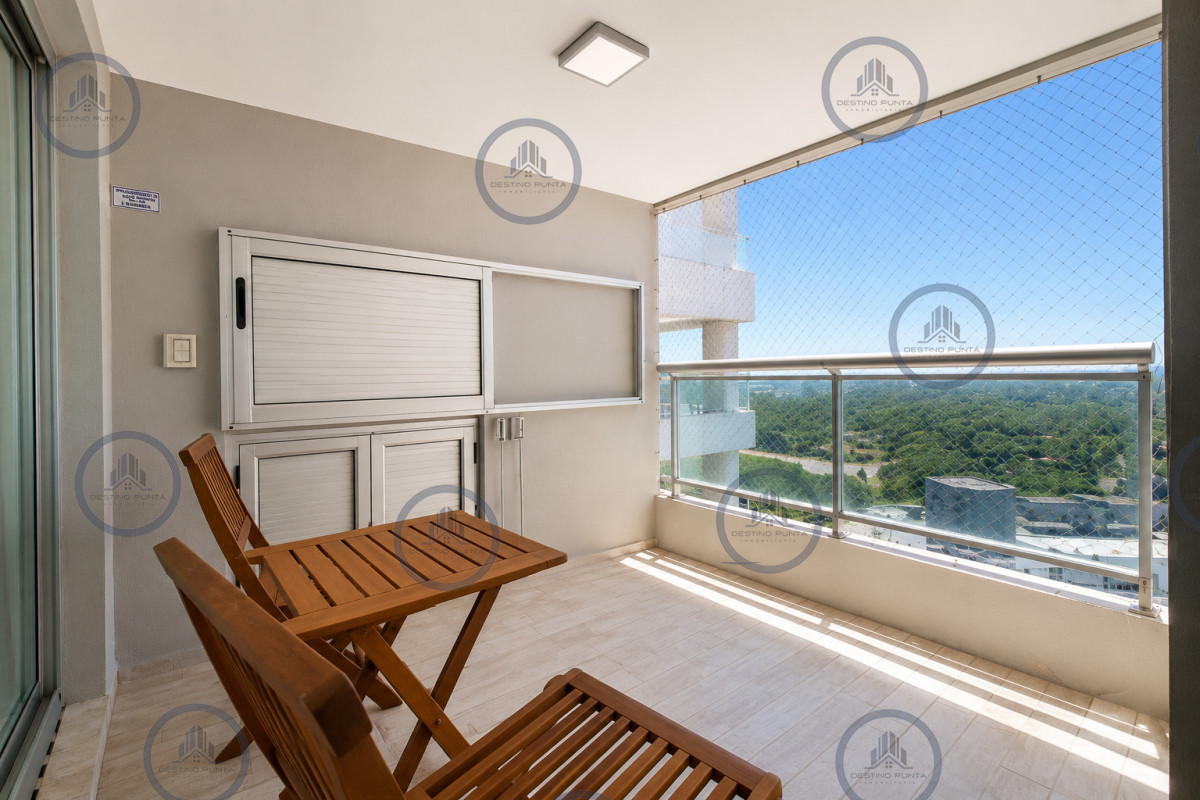 Apartamento ID.150 - Espectacular Penthouse Duplex con 4 Dormitorios + Dependencia y Terraza con Parrillero, en torre premium de Playa Brava, Punta del Este