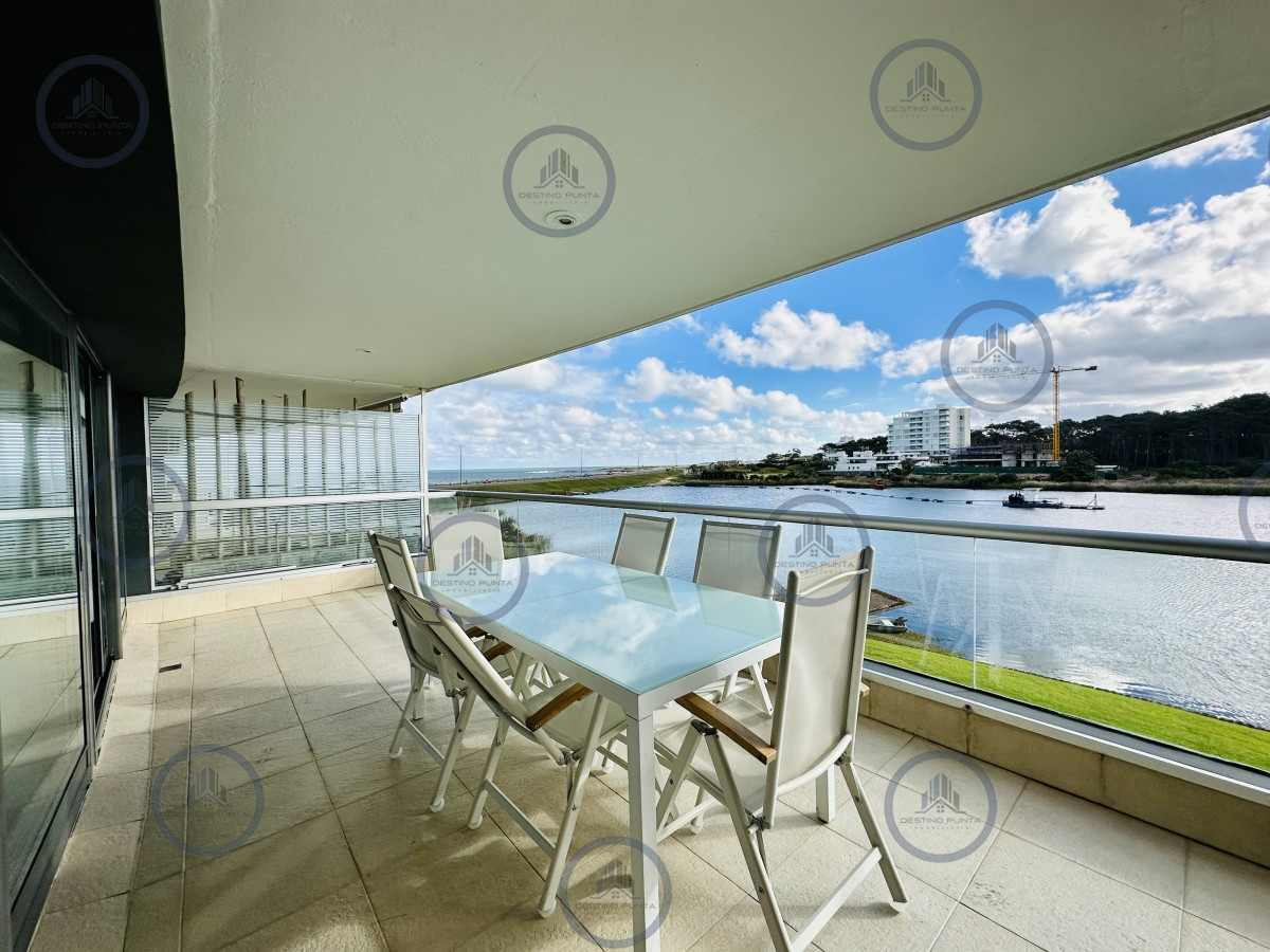 Apartamento ID.1529 - Alquiler temporal y anual de apartamento de tres dormitorios frente al mar en Pinares, playa Mansa