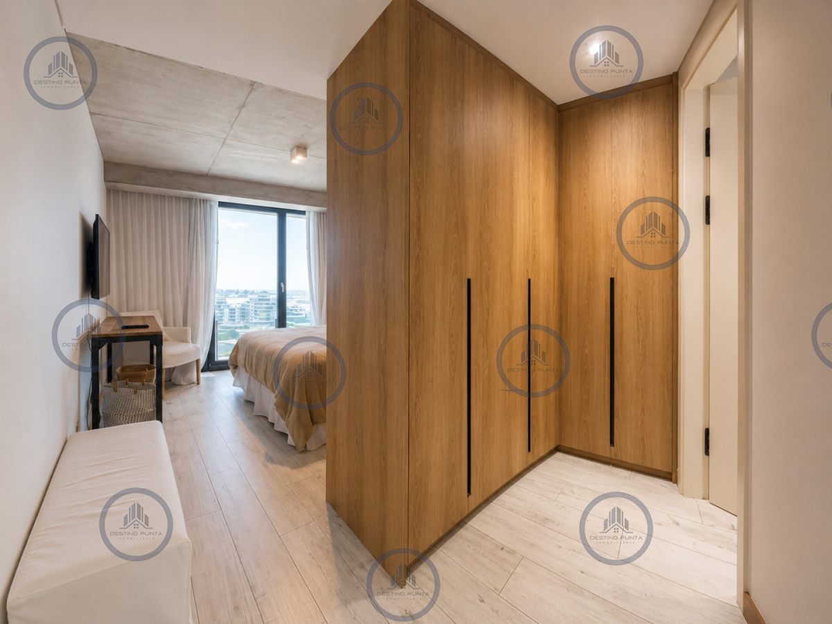 Apartamento ID.678 - Espectacular Apartamento de 2 Dormitorios y Medio, piso alto, Torre Surfside, Punta del Este
