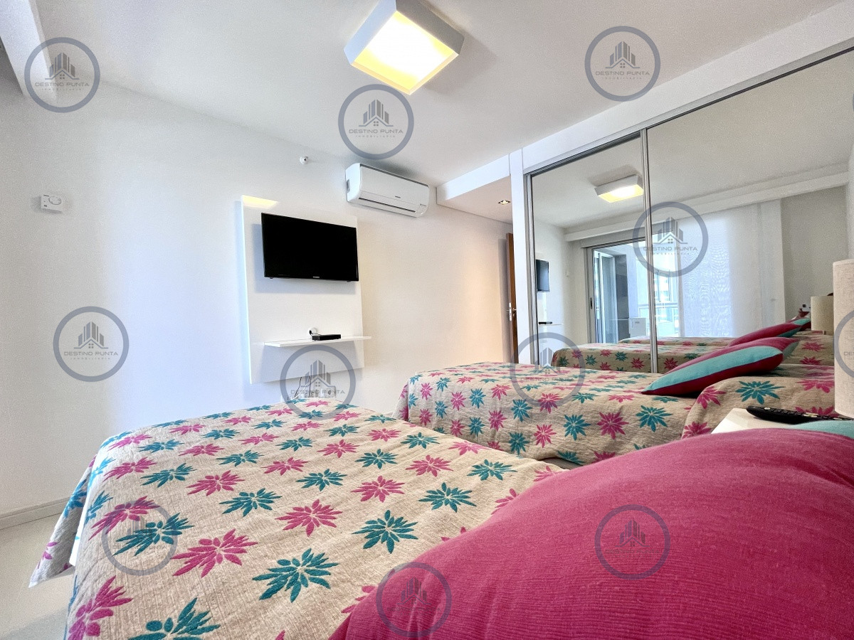Apartamento ID.442 - Alquiler temporario de apartamento de dos dormitorios con dos baños en Playa Brava
