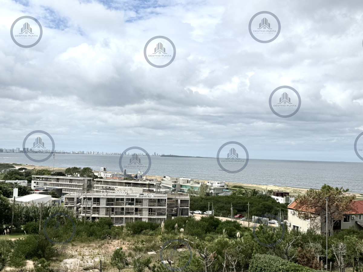 Apartamento ID.3111 - Venta de hermoso departamento de 2 dormitorios más parrillero en Punta Ballena 
